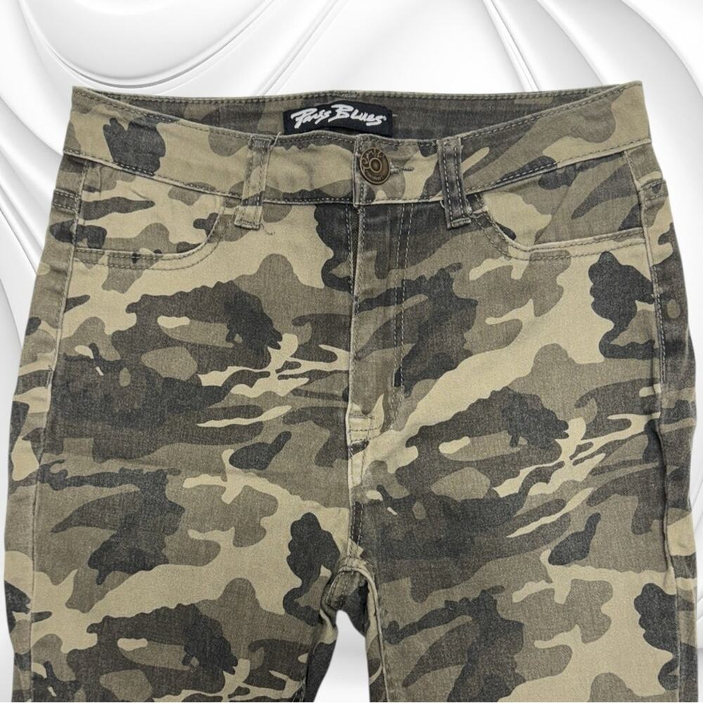 PARIS BLUES Women’s 3 Camo Skinny Jean
